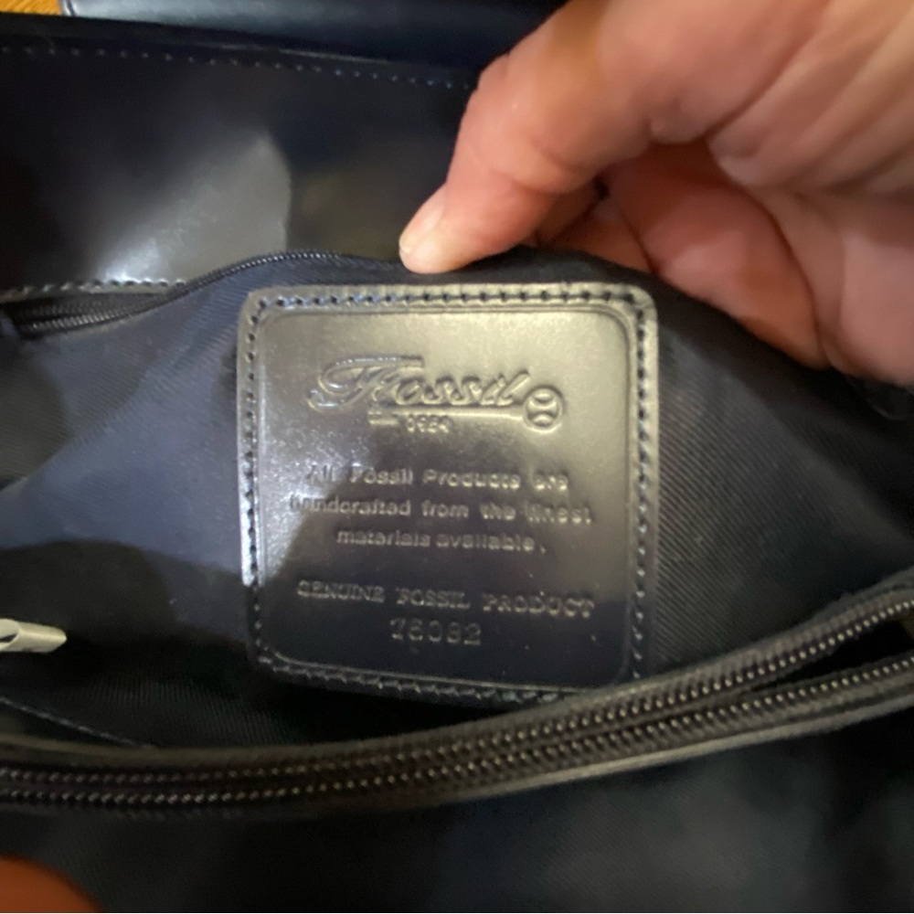 Navy Fossil purse - Picture 4 of 4